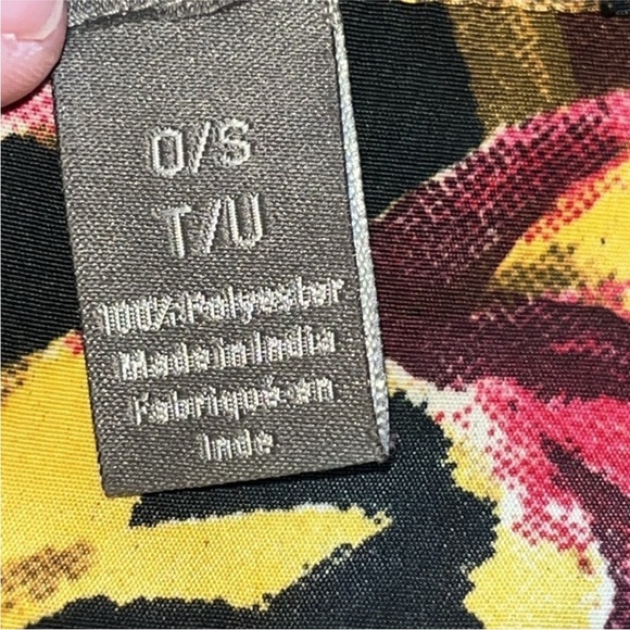 Vince Camuto women's Renaissance Floral
Satin Kimono OS - Picture 7 of 7